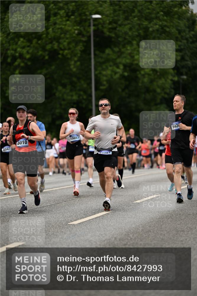 29.06.2025 - hella hamburg halbmarathon Dr. Thomas Lammeyer http://msf.ph/oto/8427993 29.06.2025 10:51:02 Kennedybrücke 1004, 1033, 1100, 1104, 1429, 1867, 1868, 1924, 1999, 2423, 2662, 2665, 2697, 2773, 2813, 3410, 3896, 4104, 4202, 4296, 4306, 4317, 4448, 4483, 4572, 5635, 5769, 5770, 5854, 5892, 6392, 6623, 7073, 7268, 7364, 7368, 7374, 8010, 8047, 8486, 8706, 9120, 9121, 9243, 9337, 9426, 9445, 9774, 9949, 10030, 10327, 10329, 11253, 11361, 11408 meine-sportfotos.de