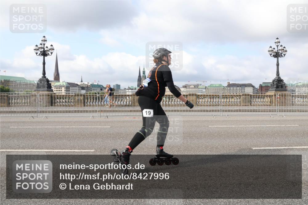 29.06.2025 - hella hamburg halbmarathon Lena Gebhardt http://msf.ph/oto/8427996 29.06.2025 08:59:23 Lombardsbrücke 19 meine-sportfotos.de