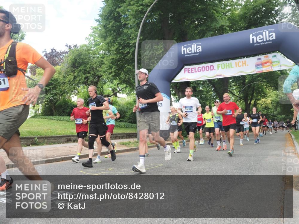 29.06.2025 - hella hamburg halbmarathon KatJ http://msf.ph/oto/8428012 29.06.2025 10:40:26 Zwischen KM18-KM19 1061, 1499, 1549, 2082, 4770, 6511, 6512, 6628, 6897, 7177, 7274 meine-sportfotos.de