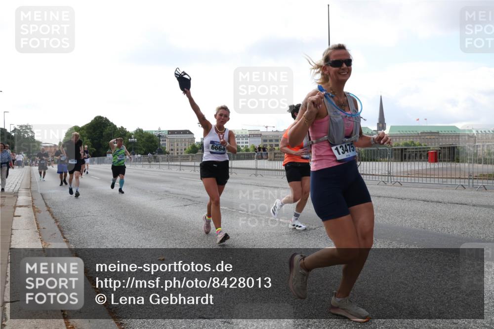 29.06.2025 - hella hamburg halbmarathon Lena Gebhardt http://msf.ph/oto/8428013 29.06.2025 10:06:48 Lombardsbrücke 18, 828, 6664, 13475, 1245, 1766, 1993, 4666, 5807, 5845, 5951, 6572, 6664, 7503, 8290, 8744, 8960, 9560, 10214, 10283, 10297, 10736, 10886, 12371, 12418, 12550, 13475, 13863, 14607, 15377, 15462, 15858, 16554, 16692, 16933, 17059, 17174, 17895, 18042, 18316, 18343, 18381, 18575, 18577, 18652, 18828, 18910, 18913 meine-sportfotos.de
