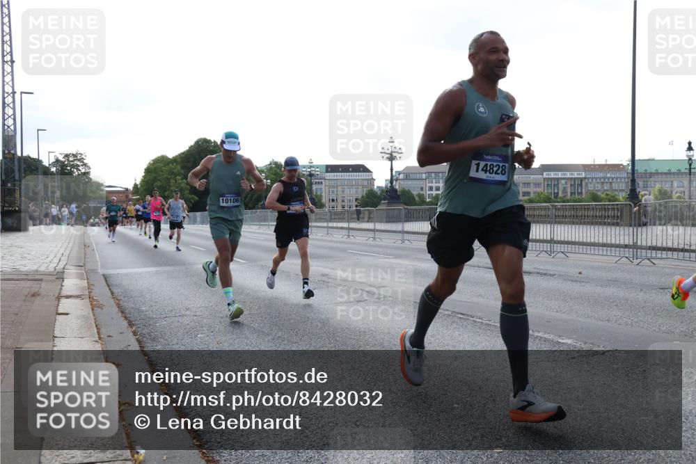 29.06.2025 - hella hamburg halbmarathon Lena Gebhardt http://msf.ph/oto/8428032 29.06.2025 09:44:18 Lombardsbrücke 10106, 14828, 1122, 1953, 2483, 2879, 3075, 3189, 3379, 3968, 5308, 5344, 7231, 7793, 8376, 8975, 9047, 9079, 10106, 10173, 10222, 10655, 10790, 11150, 11877, 13383, 13606, 13779, 14828, 15655, 16118, 17040, 17258, 18699, 19114 meine-sportfotos.de