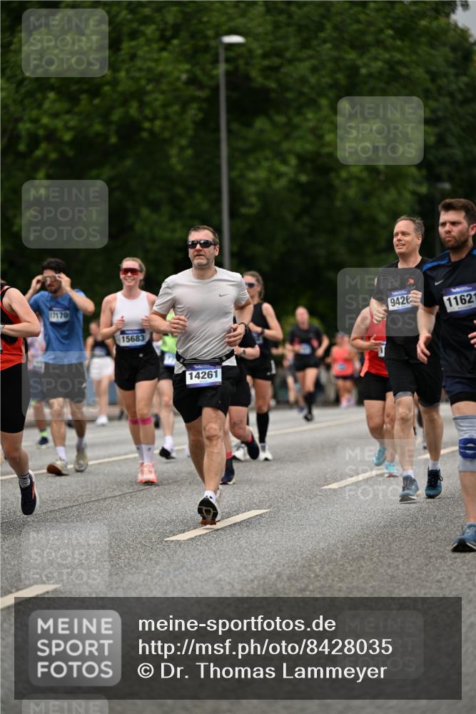 29.06.2025 - hella hamburg halbmarathon Dr. Thomas Lammeyer http://msf.ph/oto/8428035 29.06.2025 10:51:03 Kennedybrücke 1004, 1033, 1100, 1104, 1375, 1429, 1867, 1868, 1924, 1999, 2423, 2662, 2665, 2697, 2773, 2813, 3410, 3896, 4104, 4202, 4296, 4306, 4317, 4448, 4483, 4572, 5635, 5769, 5770, 5854, 5892, 6392, 6623, 7073, 7268, 7364, 7368, 7374, 8010, 8047, 8486, 8706, 9120, 9121, 9243, 9337, 9426, 9445, 9774, 9949, 10030, 10327, 10329, 11253, 11361, 11408 meine-sportfotos.de