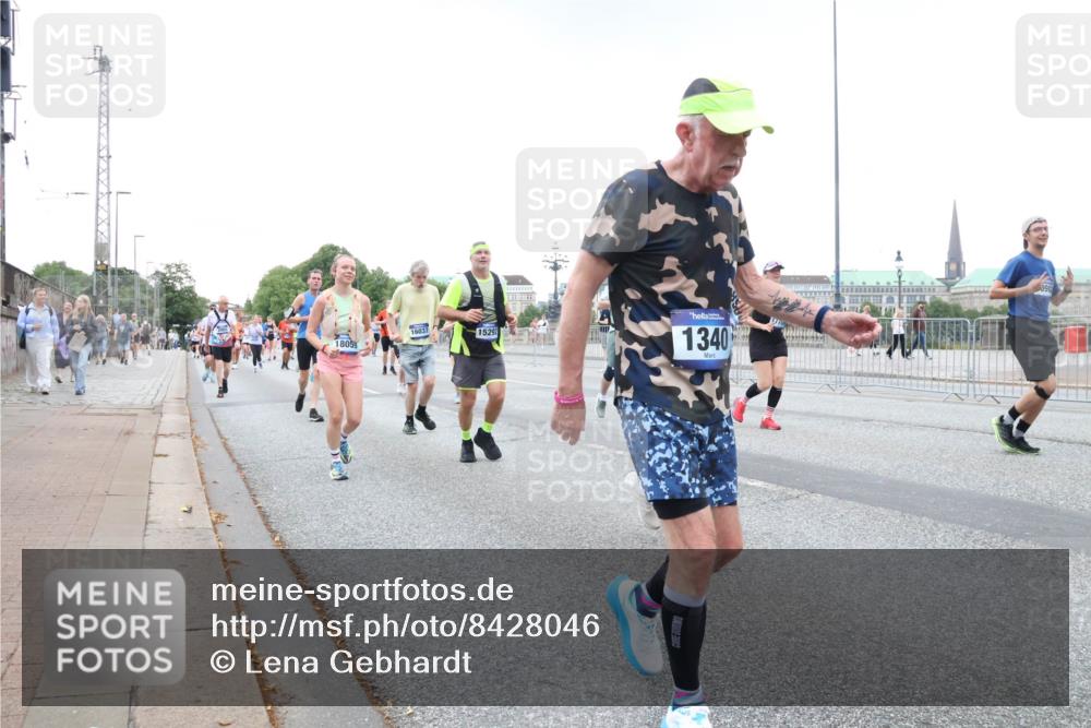 29.06.2025 - hella hamburg halbmarathon Lena Gebhardt http://msf.ph/oto/8428046 29.06.2025 10:53:50 Lombardsbrücke 18059, 16037, 15292, 1340, 1017, 1263, 1340, 1687, 1709, 1744, 1753, 1789, 1900, 1906, 1984, 2065, 2079, 2372, 2429, 2600, 2761, 2854, 3055, 3079, 3226, 3249, 3465, 3467, 3557, 4323, 4595, 4685, 4801, 4838, 5430, 5562, 5804, 5815, 5856, 5857, 5898, 5964, 6039, 6041, 6044, 6192, 6273, 6306, 6468, 6583, 6913, 6988, 6996, 7039, 7068, 7537, 7611, 7614, 7876, 7890, 8189, 8212, 8515, 8906, 8924, 9077, 9138, 9456, 9503, 9531, 9572, 9685, 9771, 9785, 10175, 11390 meine-sportfotos.de