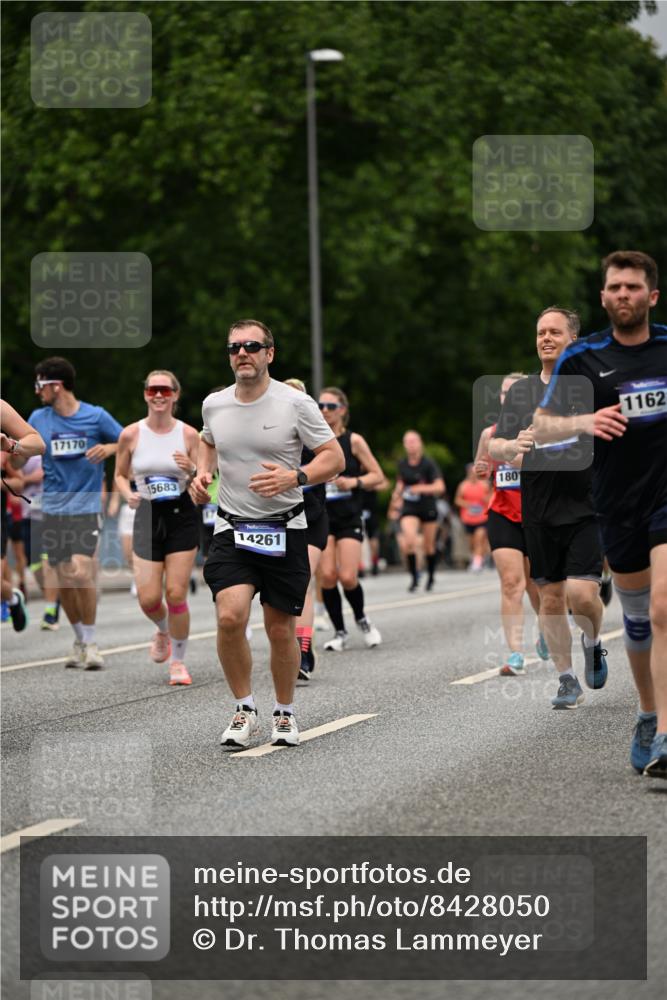 29.06.2025 - hella hamburg halbmarathon Dr. Thomas Lammeyer http://msf.ph/oto/8428050 29.06.2025 10:51:03 Kennedybrücke 1004, 1033, 1100, 1104, 1375, 1429, 1867, 1868, 1924, 1999, 2423, 2662, 2665, 2697, 2773, 2813, 3410, 3896, 4104, 4202, 4296, 4306, 4317, 4448, 4483, 4572, 5635, 5769, 5770, 5854, 5892, 6392, 6623, 7073, 7268, 7364, 7368, 7374, 8010, 8047, 8486, 8706, 9120, 9121, 9243, 9337, 9426, 9445, 9774, 9949, 10030, 10327, 10329, 11253, 11361, 11408 meine-sportfotos.de