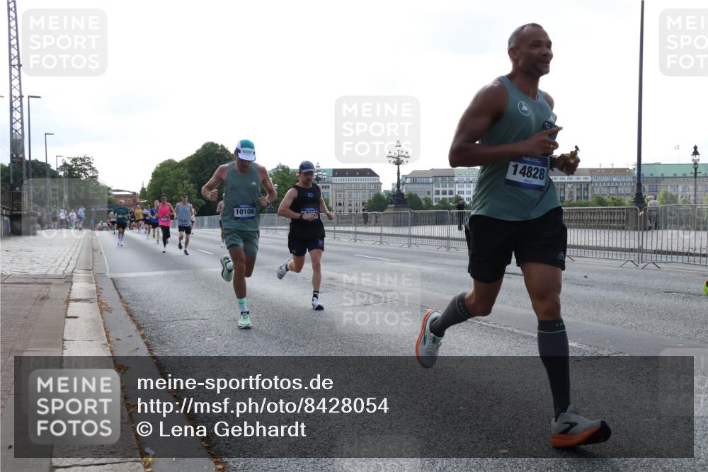 29.06.2025 - hella hamburg halbmarathon Lena Gebhardt http://msf.ph/oto/8428054 29.06.2025 09:44:18 Lombardsbrücke 10106, 14828, 1122, 1953, 2483, 2879, 3075, 3189, 3379, 3968, 5308, 5344, 7231, 7793, 8376, 8975, 9047, 9079, 10106, 10173, 10222, 10655, 10790, 11150, 11877, 13383, 13606, 13779, 14828, 15655, 16118, 17040, 17258, 18699, 19114 meine-sportfotos.de