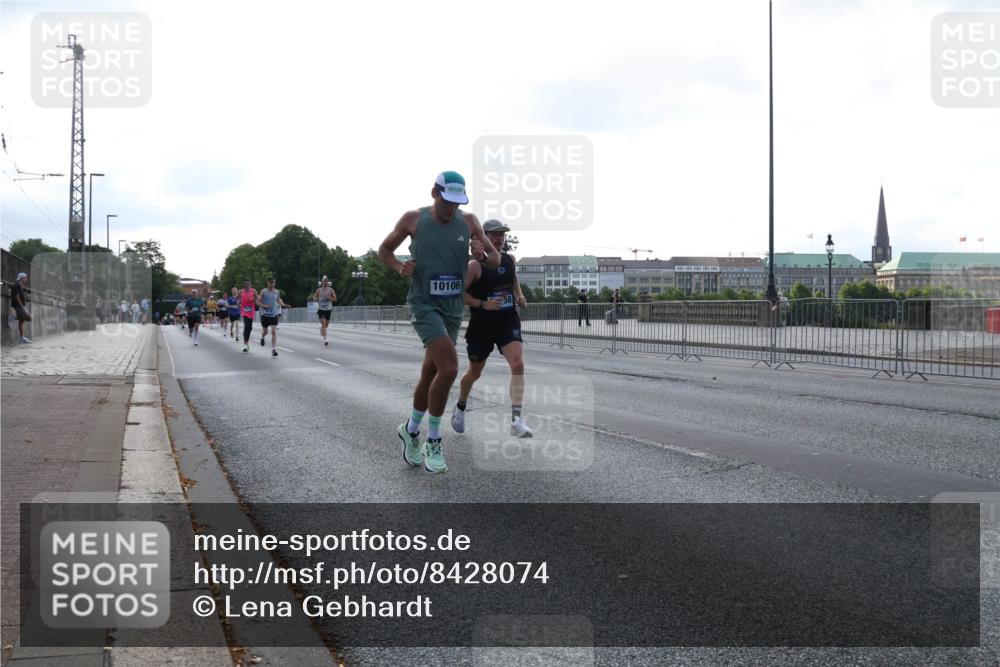 29.06.2025 - hella hamburg halbmarathon Lena Gebhardt http://msf.ph/oto/8428074 29.06.2025 09:44:18 Lombardsbrücke 10106, 1122, 1953, 2483, 2879, 3075, 3189, 3379, 3968, 5308, 5344, 7231, 7793, 8376, 8975, 9047, 9079, 10106, 10173, 10222, 10655, 10790, 11150, 11877, 13383, 13606, 13779, 14828, 15655, 16118, 17040, 17258, 18699, 19114 meine-sportfotos.de