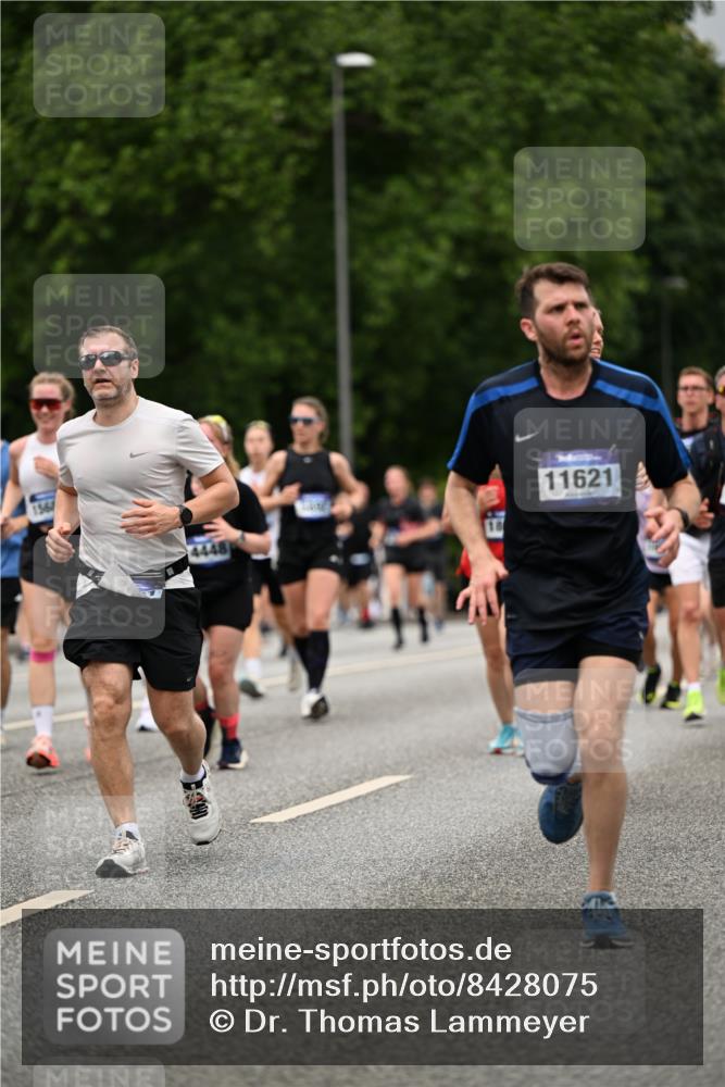 29.06.2025 - hella hamburg halbmarathon Dr. Thomas Lammeyer http://msf.ph/oto/8428075 29.06.2025 10:51:04 Kennedybrücke 1004, 1033, 1100, 1104, 1375, 1429, 1837, 1867, 1868, 1924, 1999, 2423, 2662, 2665, 2697, 2773, 2813, 3410, 3896, 4104, 4202, 4296, 4306, 4317, 4448, 4483, 4572, 5635, 5769, 5770, 5854, 5892, 6392, 6623, 7073, 7268, 7364, 7368, 7374, 7430, 7431, 8010, 8047, 8486, 8706, 9120, 9121, 9337, 9426, 9445, 9774, 9949, 10030, 10327, 10329, 11253, 11361, 11408 meine-sportfotos.de