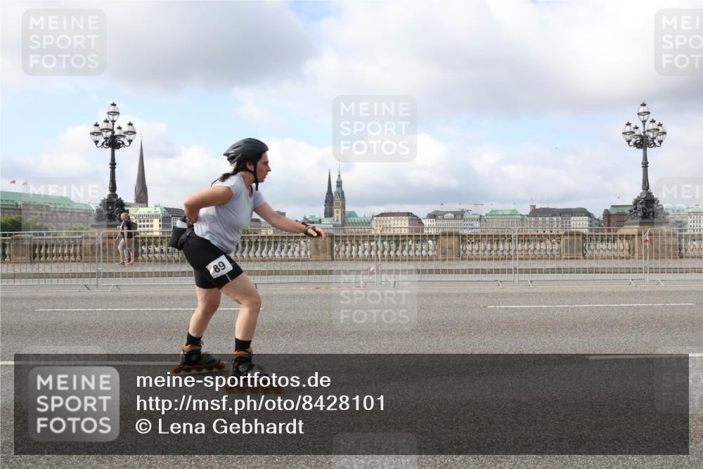 29.06.2025 - hella hamburg halbmarathon Lena Gebhardt http://msf.ph/oto/8428101 29.06.2025 08:59:27 Lombardsbrücke 89 meine-sportfotos.de