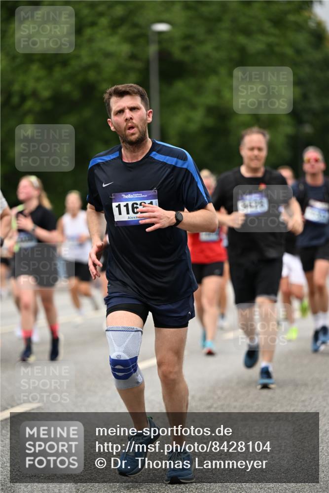 29.06.2025 - hella hamburg halbmarathon Dr. Thomas Lammeyer http://msf.ph/oto/8428104 29.06.2025 10:51:05 Kennedybrücke 1004, 1033, 1100, 1104, 1371, 1375, 1429, 1837, 1867, 1868, 1924, 1999, 2423, 2662, 2665, 2697, 2773, 2813, 3410, 3896, 4104, 4306, 4317, 4448, 4483, 4572, 5635, 5769, 5770, 5854, 5892, 6392, 6485, 6623, 7073, 7268, 7364, 7368, 7374, 7430, 7431, 8010, 8047, 8486, 8706, 9120, 9121, 9337, 9426, 9445, 9774, 9949, 10030, 10327, 10329, 11253, 11361, 11408 meine-sportfotos.de