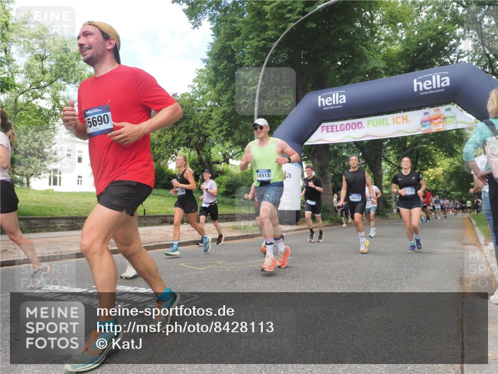 29.06.2025 - hella hamburg halbmarathon KatJ http://msf.ph/oto/8428113 29.06.2025 10:40:28 Zwischen KM18-KM19 1061, 1499, 1549, 2074, 4770, 6511, 6512, 6628, 6897, 7177, 7274 meine-sportfotos.de