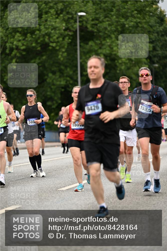 29.06.2025 - hella hamburg halbmarathon Dr. Thomas Lammeyer http://msf.ph/oto/8428164 29.06.2025 10:51:06 Kennedybrücke 1004, 1033, 1100, 1104, 1371, 1375, 1429, 1837, 1867, 1868, 1924, 1961, 1999, 2423, 2662, 2665, 2697, 2773, 2813, 3410, 3896, 4104, 4306, 4317, 4448, 4483, 5635, 5769, 5770, 5854, 5892, 6392, 6485, 6623, 7073, 7268, 7364, 7368, 7374, 7430, 7431, 8010, 8047, 8486, 8706, 9120, 9121, 9337, 9426, 9445, 9774, 9949, 10327, 10329, 11361, 11408 meine-sportfotos.de