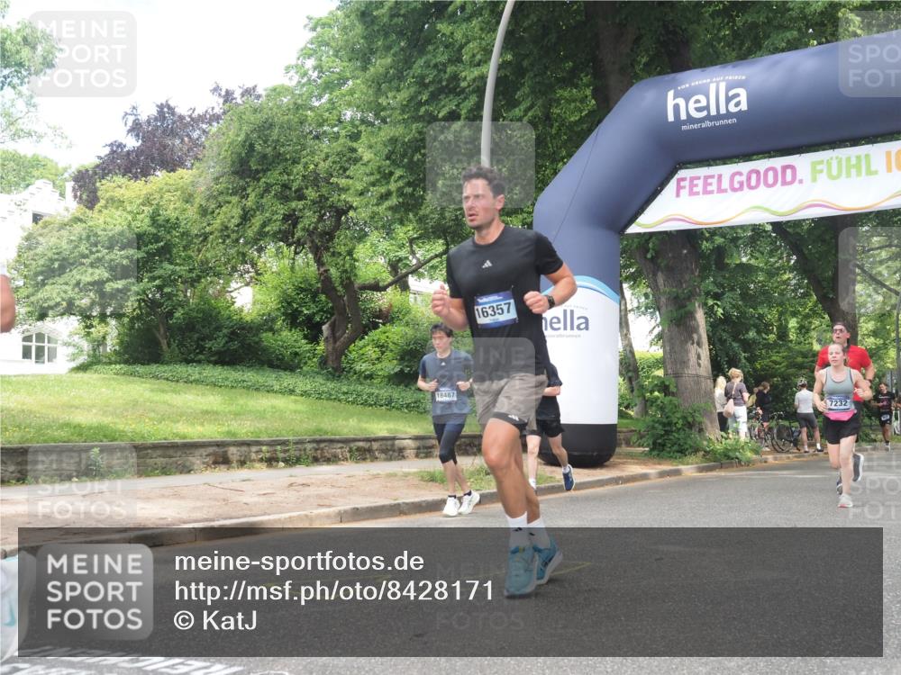 29.06.2025 - hella hamburg halbmarathon KatJ http://msf.ph/oto/8428171 29.06.2025 10:40:31 Zwischen KM18-KM19 1061, 1499, 1549, 2074, 4770, 6628, 6877, 6897, 7232 meine-sportfotos.de
