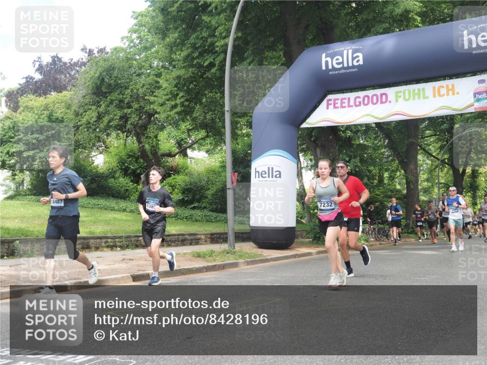 29.06.2025 - hella hamburg halbmarathon KatJ http://msf.ph/oto/8428196 29.06.2025 10:40:33 Zwischen KM18-KM19 1499, 2074, 3999, 6877, 6897, 7232 meine-sportfotos.de
