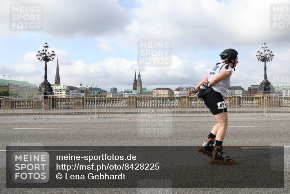 29.06.2025 - hella hamburg halbmarathon Lena Gebhardt http://msf.ph/oto/8428225 29.06.2025 08:59:27 Lombardsbrücke 89 meine-sportfotos.de
