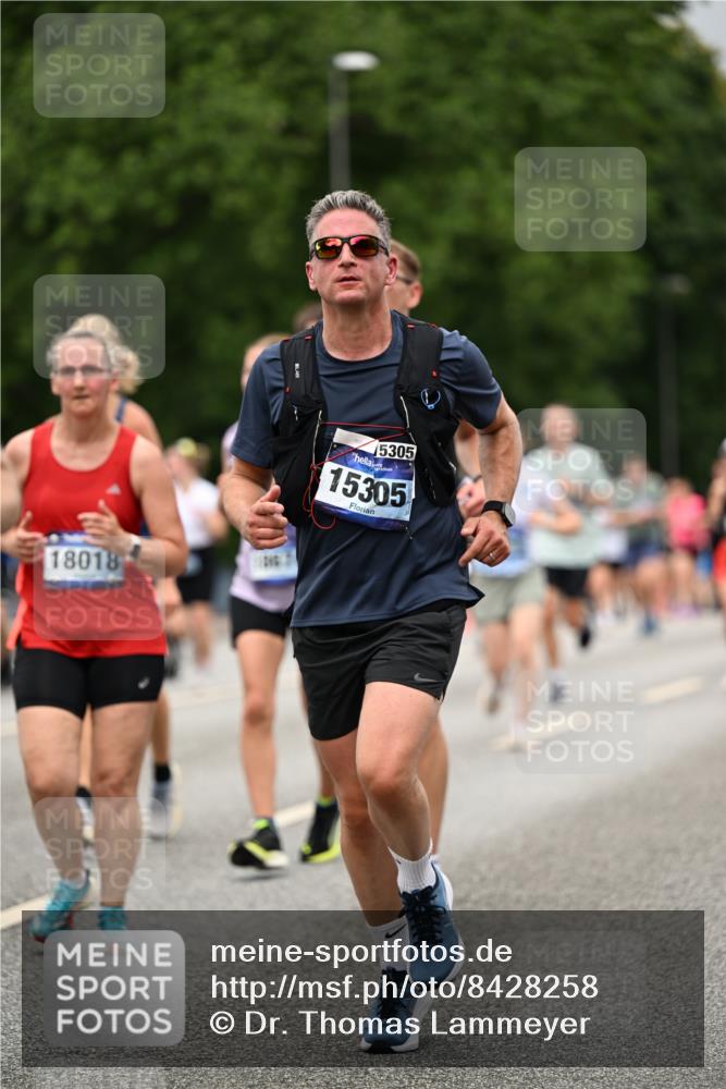 29.06.2025 - hella hamburg halbmarathon Dr. Thomas Lammeyer http://msf.ph/oto/8428258 29.06.2025 10:51:08 Kennedybrücke 1004, 1033, 1100, 1104, 1371, 1375, 1429, 1608, 1837, 1961, 1999, 2423, 2662, 2665, 2697, 2773, 2813, 3410, 3896, 4104, 4306, 4317, 4448, 4483, 5635, 5697, 5769, 5770, 5854, 5892, 6392, 6485, 6623, 7073, 7268, 7364, 7368, 7374, 7430, 7431, 8010, 8047, 8486, 8706, 8967, 9120, 9121, 9337, 9426, 9774, 9949, 10329, 11160, 11361, 11408 meine-sportfotos.de