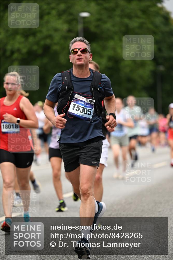 29.06.2025 - hella hamburg halbmarathon Dr. Thomas Lammeyer http://msf.ph/oto/8428265 29.06.2025 10:51:08 Kennedybrücke 1004, 1033, 1100, 1104, 1371, 1375, 1429, 1608, 1837, 1961, 1999, 2423, 2662, 2665, 2697, 2773, 2813, 3410, 3896, 4104, 4306, 4317, 4448, 4483, 5635, 5697, 5769, 5770, 5854, 5892, 6392, 6485, 6623, 7073, 7268, 7364, 7368, 7374, 7430, 7431, 8010, 8047, 8486, 8706, 8967, 9120, 9121, 9337, 9426, 9774, 9949, 10329, 11160, 11361, 11408 meine-sportfotos.de
