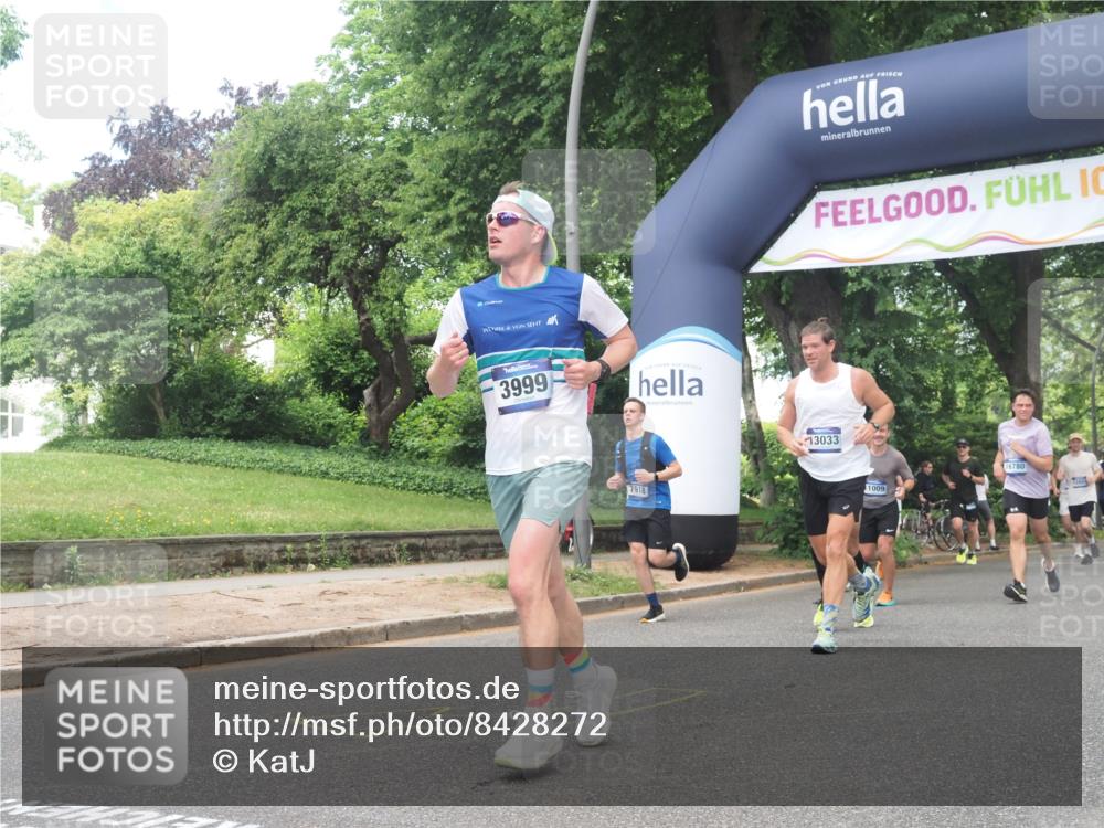 29.06.2025 - hella hamburg halbmarathon KatJ http://msf.ph/oto/8428272 29.06.2025 10:40:36 Zwischen KM18-KM19 3999, 6877, 7232 meine-sportfotos.de