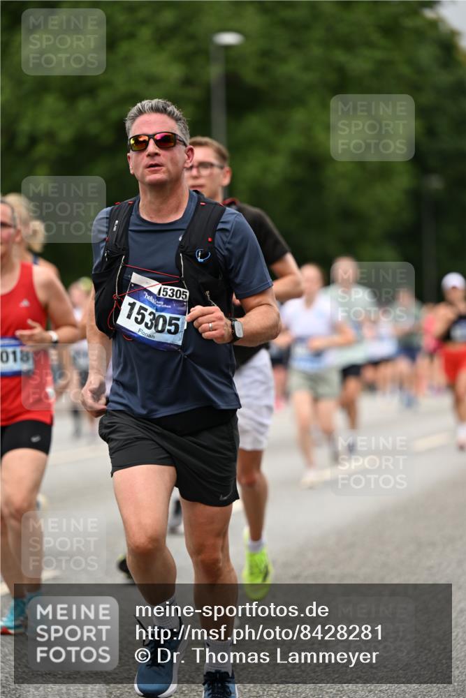 29.06.2025 - hella hamburg halbmarathon Dr. Thomas Lammeyer http://msf.ph/oto/8428281 29.06.2025 10:51:09 Kennedybrücke 1004, 1033, 1100, 1104, 1371, 1375, 1429, 1608, 1837, 1961, 1999, 2327, 2423, 2662, 2665, 2697, 2813, 3410, 3896, 4104, 4306, 4317, 4448, 4483, 5635, 5697, 5769, 5770, 5854, 5892, 6392, 6485, 6623, 7073, 7268, 7364, 7368, 7374, 7430, 7431, 8010, 8047, 8486, 8706, 8967, 9120, 9121, 9337, 9426, 9774, 9949, 10329, 10514, 10515, 11160, 11361, 11408 meine-sportfotos.de