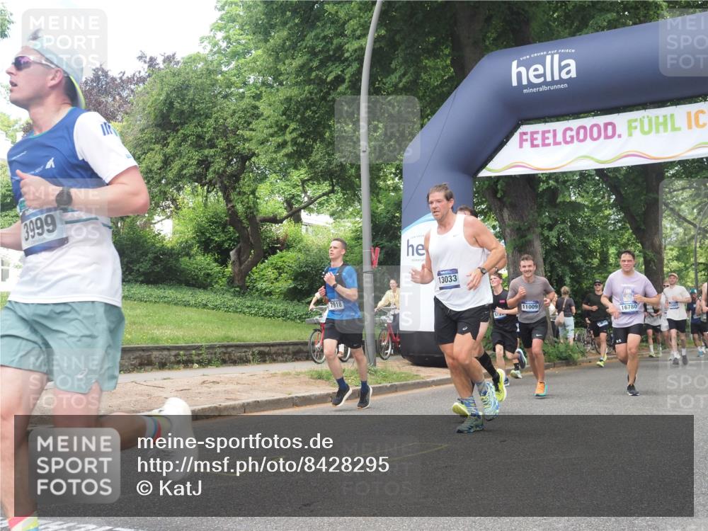 29.06.2025 - hella hamburg halbmarathon KatJ http://msf.ph/oto/8428295 29.06.2025 10:40:37 Zwischen KM18-KM19 3334, 3999, 6877, 7232, 7918 meine-sportfotos.de