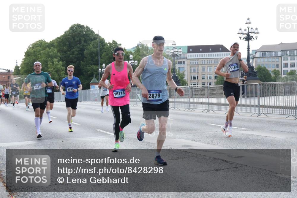29.06.2025 - hella hamburg halbmarathon Lena Gebhardt http://msf.ph/oto/8428298 29.06.2025 09:44:21 Lombardsbrücke 13779, 9114, 3075, 16118, 2879, 11877, 1065, 1122, 1953, 2483, 2879, 3075, 3189, 3379, 3968, 5308, 5344, 7231, 7349, 7793, 8376, 8975, 9047, 9079, 10106, 10173, 10222, 10655, 10790, 11150, 11877, 12369, 13383, 13606, 13779, 14828, 15576, 15655, 15880, 16118, 17258, 17354, 18699, 19114 meine-sportfotos.de