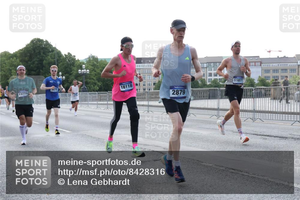 29.06.2025 - hella hamburg halbmarathon Lena Gebhardt http://msf.ph/oto/8428316 29.06.2025 09:44:22 Lombardsbrücke 13779, 3075, 16118, 2879, 11877, 1065, 1122, 1953, 2483, 2879, 3075, 3189, 3379, 3968, 5308, 5344, 7231, 7349, 7793, 8376, 8975, 9047, 9079, 10106, 10173, 10222, 10655, 10790, 11150, 11877, 12337, 12369, 13383, 13606, 13779, 14828, 15576, 15655, 15880, 16118, 17258, 17354, 18699, 19114 meine-sportfotos.de