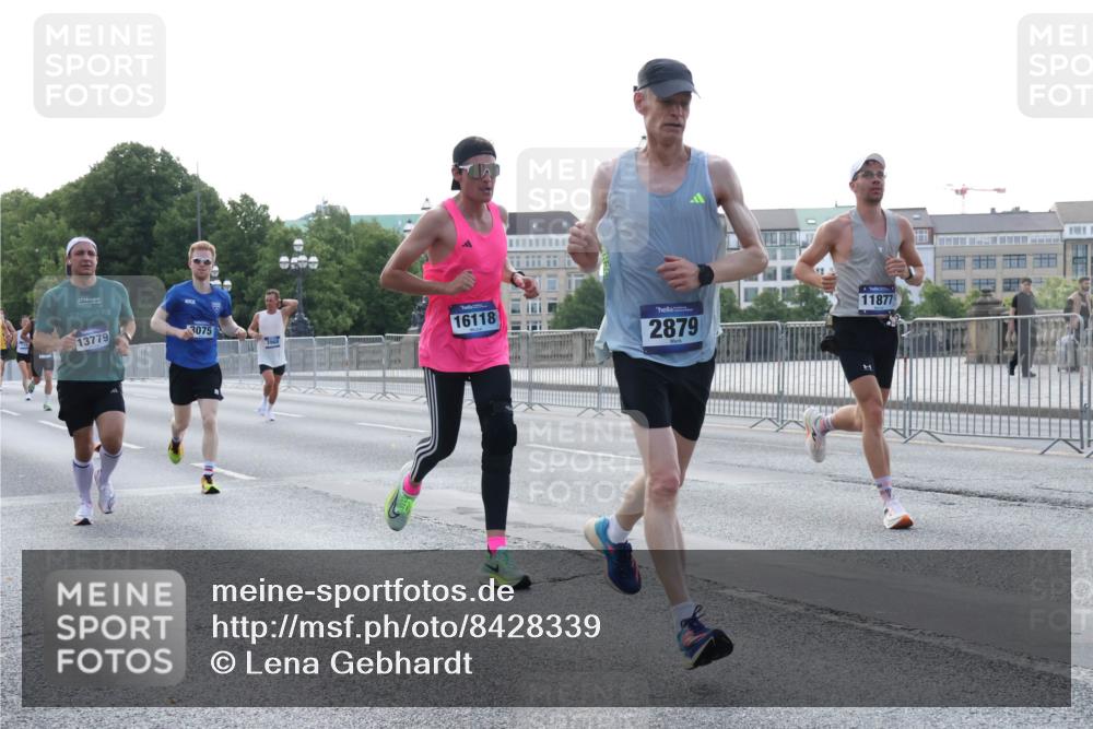 29.06.2025 - hella hamburg halbmarathon Lena Gebhardt http://msf.ph/oto/8428339 29.06.2025 09:44:22 Lombardsbrücke 13779, 3075, 16118, 2879, 11877, 1065, 1122, 1953, 2483, 2879, 3075, 3189, 3379, 3968, 5308, 5344, 7231, 7349, 7793, 8376, 8975, 9047, 9079, 10106, 10173, 10222, 10655, 10790, 11150, 11877, 12337, 12369, 13383, 13606, 13779, 14828, 15576, 15655, 15880, 16118, 17258, 17354, 18699, 19114 meine-sportfotos.de