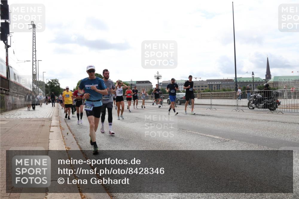 29.06.2025 - hella hamburg halbmarathon Lena Gebhardt http://msf.ph/oto/8428346 29.06.2025 10:19:36 Lombardsbrücke 70, 3, 8537, 1356, 14808, 1145, 1332, 1534, 1708, 1755, 2017, 2311, 2357, 2405, 2441, 2589, 2795, 2812, 2895, 2918, 2993, 2995, 3446, 3678, 4108, 4110, 4170, 4562, 4570, 4722, 4979, 5034, 5035, 5080, 5098, 5123, 5178, 5251, 5429, 5449, 5849, 5878, 6444, 6477, 6482, 6542, 6796, 6797, 6872, 6874, 6939, 7143, 7248, 7249, 7836, 7917, 8146, 8427, 8537, 8575, 8761, 8778, 9252, 9652, 9856, 10039, 10124, 10129, 10349, 10540, 10594, 11036 meine-sportfotos.de