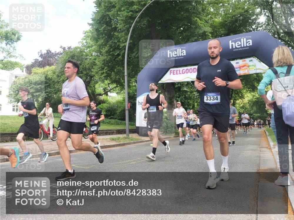 29.06.2025 - hella hamburg halbmarathon KatJ http://msf.ph/oto/8428383 29.06.2025 10:40:40 Zwischen KM18-KM19 3334, 3999, 6723, 7918, 8335 meine-sportfotos.de