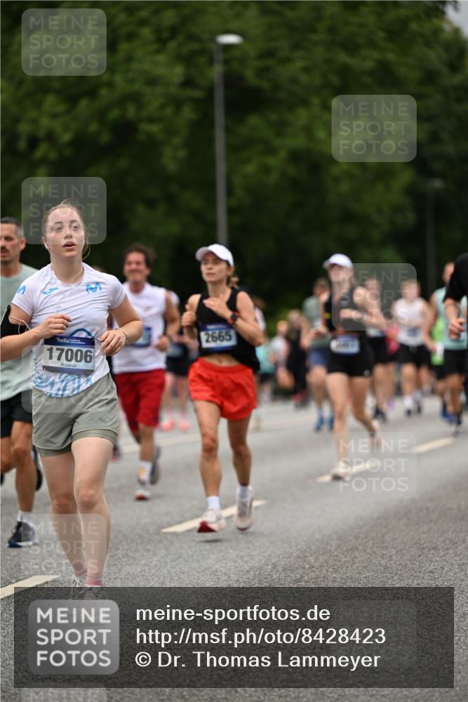 29.06.2025 - hella hamburg halbmarathon Dr. Thomas Lammeyer http://msf.ph/oto/8428423 29.06.2025 10:51:12 Kennedybrücke 1004, 1100, 1104, 1371, 1375, 1608, 1837, 1961, 1999, 2327, 2423, 2537, 2662, 2665, 2697, 3406, 3407, 3896, 4104, 4306, 4448, 4483, 5635, 5697, 5769, 5770, 5854, 5892, 6392, 6485, 6623, 6740, 7073, 7268, 7364, 7368, 7374, 7430, 7431, 8010, 8047, 8486, 8706, 8967, 9120, 9121, 9337, 9426, 9557, 9774, 9949, 10514, 10515, 10591, 11160, 11408 meine-sportfotos.de