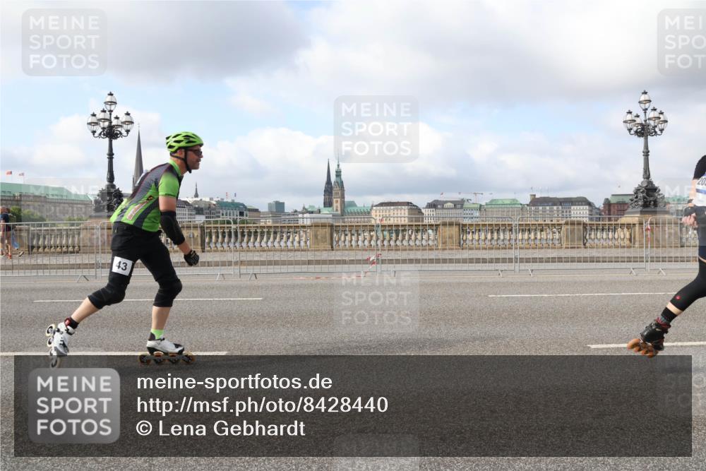 29.06.2025 - hella hamburg halbmarathon Lena Gebhardt http://msf.ph/oto/8428440 29.06.2025 08:59:30 Lombardsbrücke 43 meine-sportfotos.de