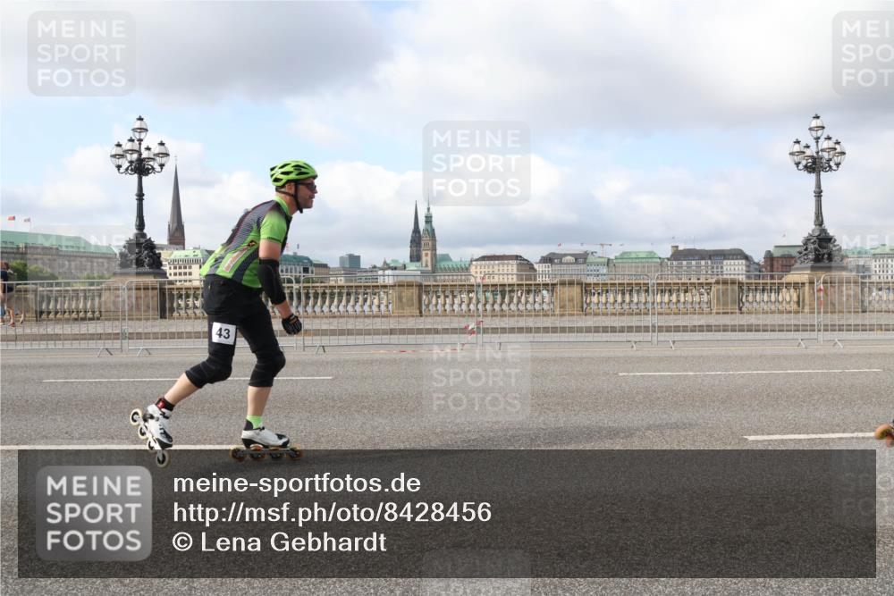 29.06.2025 - hella hamburg halbmarathon Lena Gebhardt http://msf.ph/oto/8428456 29.06.2025 08:59:30 Lombardsbrücke 43 meine-sportfotos.de