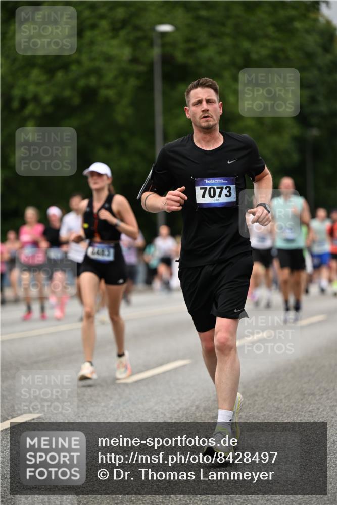 29.06.2025 - hella hamburg halbmarathon Dr. Thomas Lammeyer http://msf.ph/oto/8428497 29.06.2025 10:51:14 Kennedybrücke 1004, 1100, 1104, 1371, 1375, 1608, 1837, 1961, 1999, 2162, 2327, 2423, 2537, 2662, 2665, 2697, 3339, 3406, 3407, 3896, 4104, 4448, 4483, 5635, 5697, 5854, 5892, 6392, 6485, 6623, 6740, 6995, 7073, 7268, 7364, 7368, 7374, 7430, 7431, 7960, 8010, 8047, 8486, 8706, 8967, 9120, 9121, 9337, 9426, 9557, 9774, 9949, 10514, 10515, 10591, 11160, 11408 meine-sportfotos.de