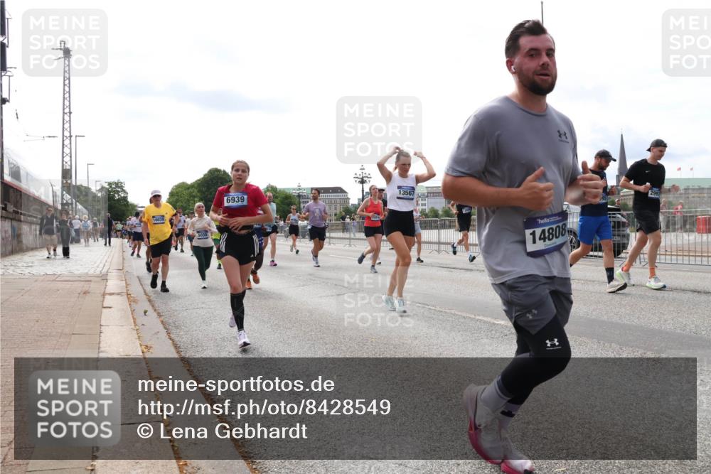 29.06.2025 - hella hamburg halbmarathon Lena Gebhardt http://msf.ph/oto/8428549 29.06.2025 10:19:38 Lombardsbrücke 10039, 5035, 6939, 13567, 14808, 2993, 1145, 1154, 1332, 1534, 1708, 2017, 2311, 2357, 2405, 2441, 2589, 2795, 2812, 2895, 2918, 2993, 2995, 3446, 3678, 4108, 4110, 4170, 4562, 4570, 4722, 4979, 5035, 5080, 5123, 5178, 5251, 5429, 5449, 5849, 5878, 6444, 6542, 6796, 6797, 6872, 6874, 6939, 7137, 7143, 7248, 7249, 7836, 7917, 8146, 8427, 8537, 8575, 8761, 8778, 9252, 9856, 10039, 10124, 10129, 10349, 10540, 10594, 11036 meine-sportfotos.de