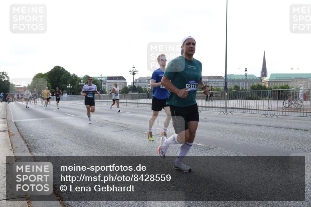 29.06.2025 - hella hamburg halbmarathon Lena Gebhardt http://msf.ph/oto/8428559 29.06.2025 09:44:25 Lombardsbrücke 19114, 13779, 1065, 1122, 1953, 2021, 2483, 2879, 3075, 3379, 3968, 5308, 5344, 7231, 7349, 7793, 8975, 9047, 9079, 10106, 10173, 10222, 10655, 10790, 11877, 12337, 12369, 13383, 13606, 13779, 14828, 15576, 15655, 15880, 16118, 17258, 17354, 18699, 19114 meine-sportfotos.de
