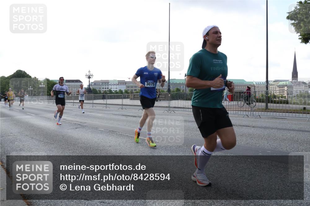 29.06.2025 - hella hamburg halbmarathon Lena Gebhardt http://msf.ph/oto/8428594 29.06.2025 09:44:25 Lombardsbrücke 19114, 3075, 1, 1065, 1122, 1953, 2021, 2483, 2879, 3075, 3379, 3968, 5308, 5344, 7231, 7349, 7793, 8975, 9047, 9079, 10106, 10173, 10222, 10655, 10790, 11877, 12337, 12369, 13383, 13606, 13779, 14828, 15576, 15655, 15880, 16118, 17258, 17354, 18699, 19114 meine-sportfotos.de