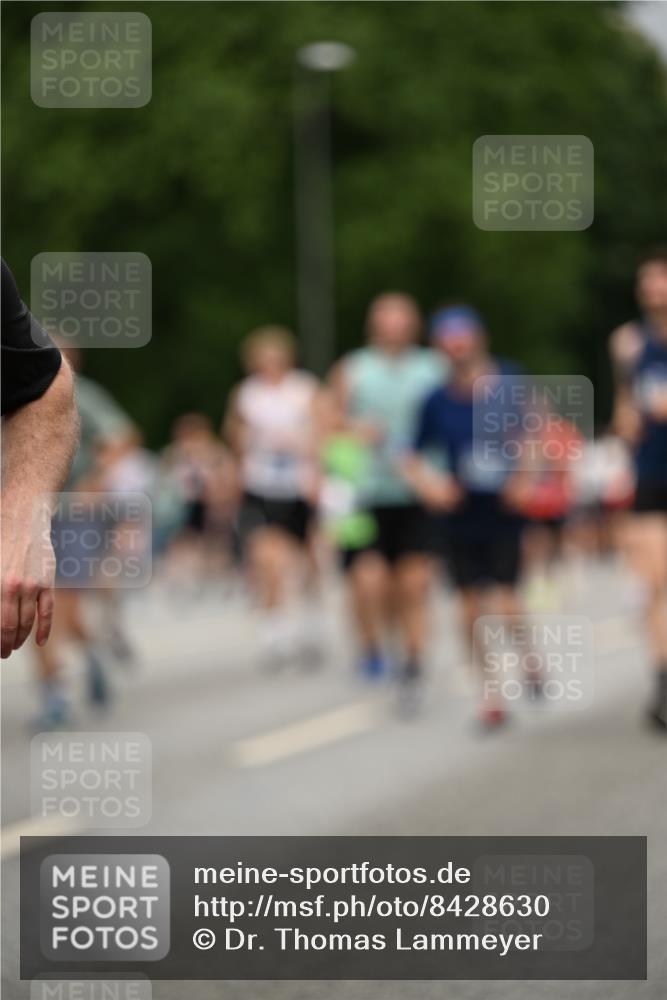 29.06.2025 - hella hamburg halbmarathon Dr. Thomas Lammeyer http://msf.ph/oto/8428630 29.06.2025 10:51:19 Kennedybrücke 1004, 1100, 1104, 1371, 1375, 1608, 1837, 1961, 1999, 2162, 2327, 2537, 2556, 2662, 2665, 2697, 3277, 3339, 3406, 3407, 3823, 3896, 4104, 4325, 4448, 4483, 5635, 5697, 5854, 5892, 6485, 6623, 6740, 6995, 7073, 7268, 7364, 7368, 7374, 7430, 7431, 7827, 7960, 8010, 8047, 8131, 8541, 8706, 8967, 9426, 9557, 9774, 9949, 10514, 10515, 10591, 11160, 11408 meine-sportfotos.de