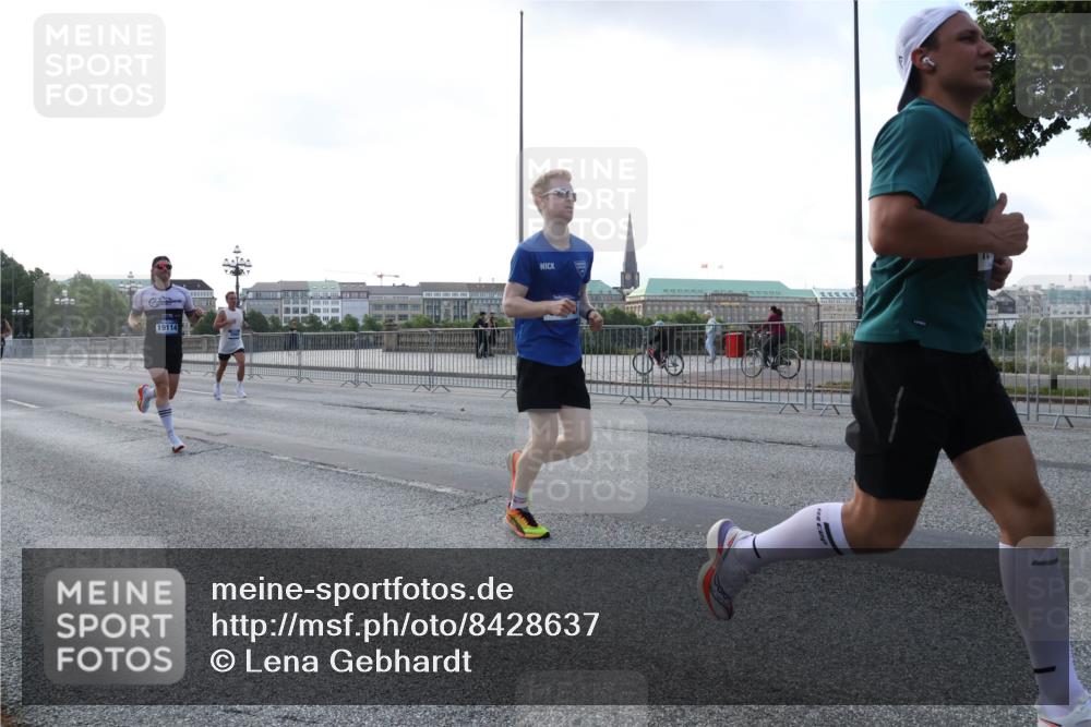 29.06.2025 - hella hamburg halbmarathon Lena Gebhardt http://msf.ph/oto/8428637 29.06.2025 09:44:25 Lombardsbrücke 19114, 1065, 1122, 1953, 2021, 2483, 2879, 3075, 3379, 3968, 5308, 5344, 7231, 7349, 7793, 8975, 9047, 9079, 10106, 10173, 10222, 10655, 10790, 11877, 12337, 12369, 13383, 13606, 13779, 14828, 15576, 15655, 15880, 16118, 17258, 17354, 18699, 19114 meine-sportfotos.de