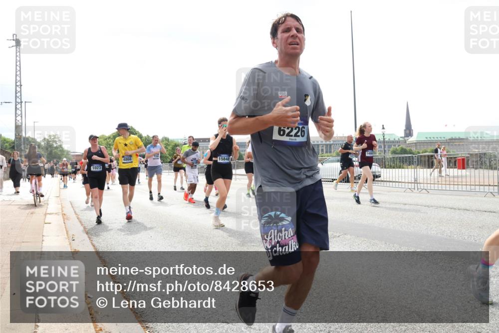 29.06.2025 - hella hamburg halbmarathon Lena Gebhardt http://msf.ph/oto/8428653 29.06.2025 10:43:48 Lombardsbrücke 1023, 4866, 15848, 6226, 1023, 1026, 1095, 1155, 1306, 1310, 1400, 1459, 1802, 1804, 1878, 2073, 2733, 3238, 3288, 3390, 3597, 4367, 4627, 4636, 4866, 5001, 5127, 5192, 5201, 5214, 5293, 5370, 5890, 5902, 5905, 6012, 6036, 6096, 6226, 6334, 6440, 6895, 6931, 6971, 6973, 7197, 7205, 7206, 7326, 7489, 7504, 7926, 8000, 8058, 8135, 8233, 8408, 8504, 8870, 9073, 9639, 9641, 9704, 9831, 9879, 10083, 10097, 10200, 10202 meine-sportfotos.de