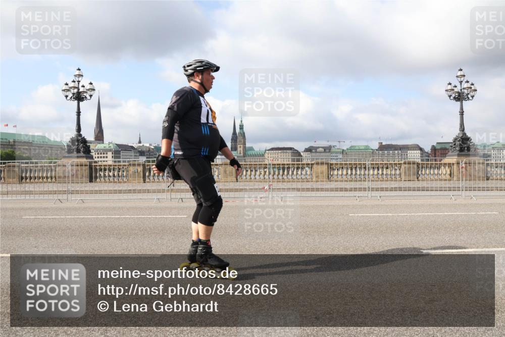 29.06.2025 - hella hamburg halbmarathon Lena Gebhardt http://msf.ph/oto/8428665 29.06.2025 08:59:34 Lombardsbrücke 53 meine-sportfotos.de