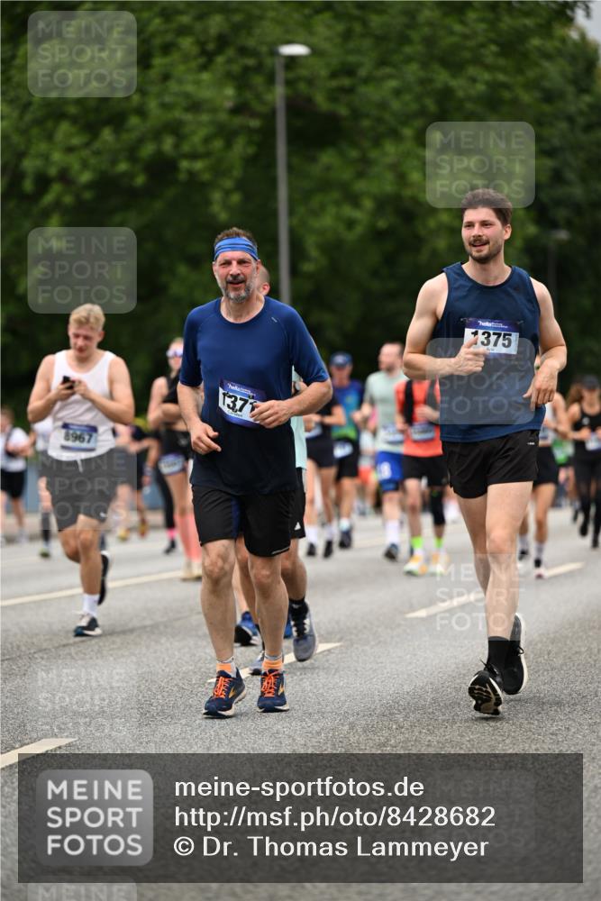 29.06.2025 - hella hamburg halbmarathon Dr. Thomas Lammeyer http://msf.ph/oto/8428682 29.06.2025 10:51:20 Kennedybrücke 1004, 1100, 1104, 1371, 1375, 1608, 1837, 1961, 1999, 2162, 2327, 2537, 2556, 2662, 2665, 2697, 3277, 3339, 3406, 3407, 3823, 3896, 4104, 4325, 4448, 4483, 5635, 5697, 5854, 5892, 6485, 6623, 6740, 6995, 7073, 7268, 7364, 7368, 7374, 7430, 7431, 7827, 7960, 8010, 8047, 8131, 8541, 8706, 8967, 9426, 9557, 9774, 9949, 10514, 10515, 10591, 11160, 11378, 11408 meine-sportfotos.de