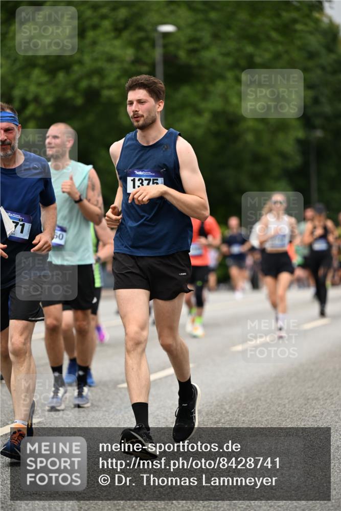 29.06.2025 - hella hamburg halbmarathon Dr. Thomas Lammeyer http://msf.ph/oto/8428741 29.06.2025 10:51:21 Kennedybrücke 1004, 1100, 1104, 1371, 1375, 1608, 1837, 1961, 1999, 2162, 2327, 2537, 2556, 2662, 2665, 2697, 3277, 3339, 3406, 3407, 3823, 3896, 4104, 4325, 4448, 4483, 5697, 5854, 5892, 6485, 6623, 6740, 6995, 7073, 7268, 7364, 7368, 7374, 7430, 7431, 7827, 7960, 8047, 8131, 8541, 8706, 8967, 9557, 9774, 9949, 10511, 10514, 10515, 10591, 11160, 11378, 11408 meine-sportfotos.de