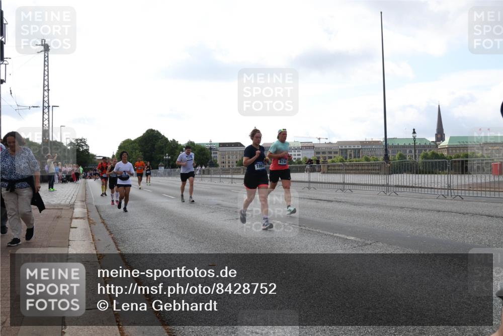 29.06.2025 - hella hamburg halbmarathon Lena Gebhardt http://msf.ph/oto/8428752 29.06.2025 10:06:57 Lombardsbrücke 1993, 8744, 1993, 4262, 5807, 5845, 5951, 6572, 6664, 6833, 7503, 8290, 8744, 8960, 10283, 10736, 10886, 11758, 12371, 12418, 12550, 13475, 14607, 15377, 16554, 16692, 16933, 17059, 17174, 17895, 18316, 18343, 18381, 18652, 18828 meine-sportfotos.de