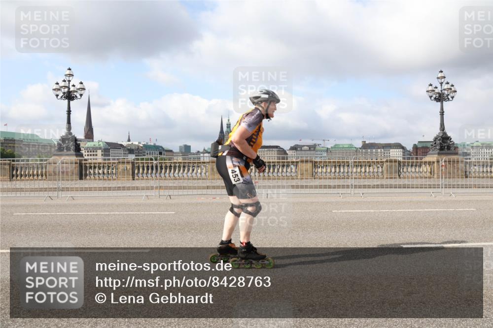29.06.2025 - hella hamburg halbmarathon Lena Gebhardt http://msf.ph/oto/8428763 29.06.2025 08:59:35 Lombardsbrücke 453 meine-sportfotos.de