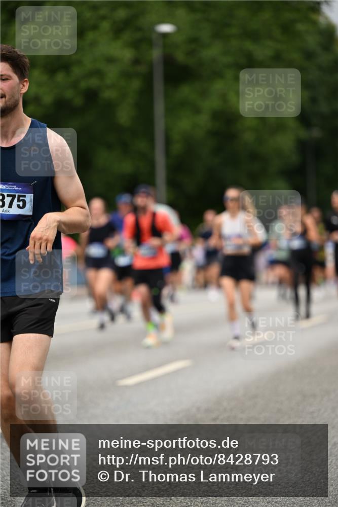 29.06.2025 - hella hamburg halbmarathon Dr. Thomas Lammeyer http://msf.ph/oto/8428793 29.06.2025 10:51:22 Kennedybrücke 1004, 1100, 1371, 1375, 1555, 1608, 1837, 1961, 1999, 2162, 2327, 2537, 2556, 2662, 2665, 2697, 3277, 3339, 3406, 3407, 3823, 4104, 4325, 4483, 5697, 5854, 5892, 6485, 6623, 6740, 6995, 7073, 7268, 7364, 7368, 7374, 7430, 7431, 7827, 7960, 8047, 8131, 8541, 8706, 8967, 9557, 9949, 10511, 10514, 10515, 10591, 11160, 11378, 11408 meine-sportfotos.de