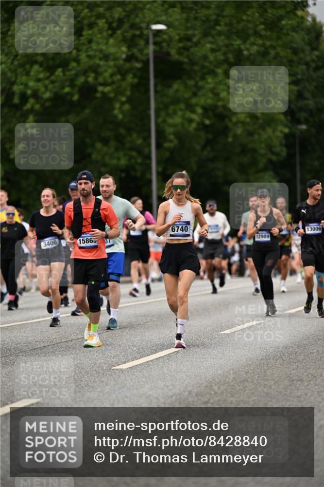 29.06.2025 - hella hamburg halbmarathon Dr. Thomas Lammeyer http://msf.ph/oto/8428840 29.06.2025 10:51:23 Kennedybrücke 1004, 1100, 1371, 1375, 1555, 1608, 1837, 1961, 1999, 2162, 2327, 2537, 2556, 2662, 2665, 2697, 3277, 3339, 3406, 3407, 3823, 4104, 4325, 4483, 5697, 5854, 5892, 6485, 6623, 6740, 6995, 7073, 7268, 7364, 7368, 7374, 7430, 7431, 7827, 7960, 8131, 8541, 8967, 9092, 9557, 9949, 10511, 10514, 10515, 10591, 11160, 11378, 11408 meine-sportfotos.de