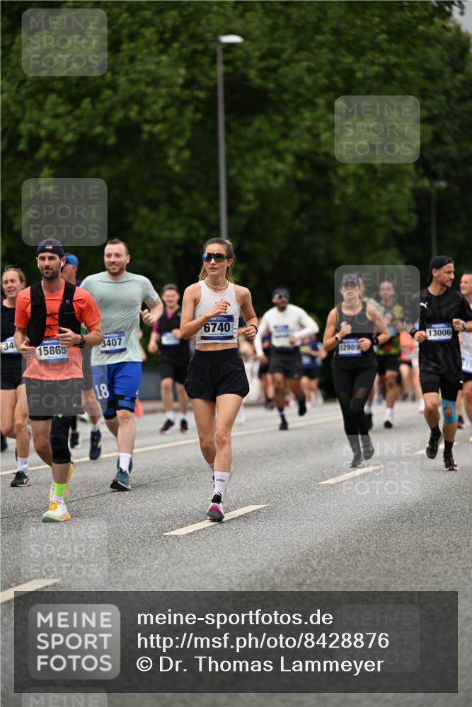 29.06.2025 - hella hamburg halbmarathon Dr. Thomas Lammeyer http://msf.ph/oto/8428876 29.06.2025 10:51:24 Kennedybrücke 1004, 1371, 1375, 1555, 1608, 1837, 1961, 1999, 2162, 2327, 2537, 2556, 2662, 2665, 2697, 3277, 3339, 3406, 3407, 3823, 4325, 4483, 5697, 5895, 6485, 6623, 6740, 6995, 7073, 7268, 7364, 7368, 7374, 7430, 7431, 7827, 7960, 8131, 8541, 8967, 9092, 9557, 9949, 10511, 10514, 10515, 10591, 11160, 11378 meine-sportfotos.de