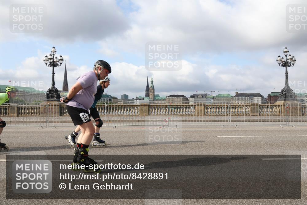 29.06.2025 - hella hamburg halbmarathon Lena Gebhardt http://msf.ph/oto/8428891 29.06.2025 08:59:39 Lombardsbrücke 322 meine-sportfotos.de