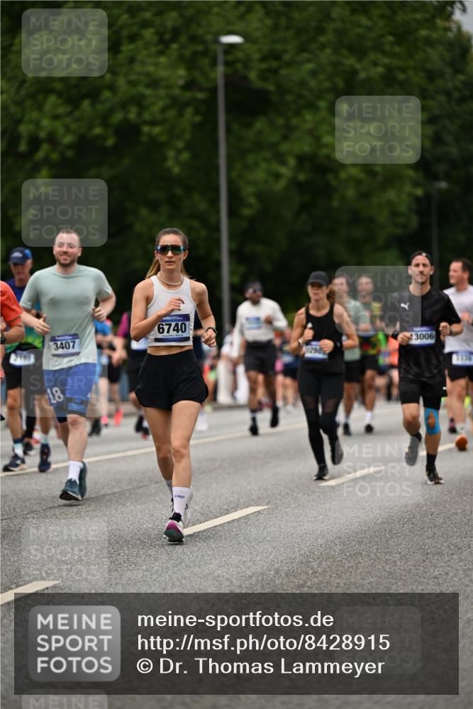 29.06.2025 - hella hamburg halbmarathon Dr. Thomas Lammeyer http://msf.ph/oto/8428915 29.06.2025 10:51:25 Kennedybrücke 1004, 1371, 1375, 1555, 1608, 1837, 1961, 1999, 2162, 2327, 2537, 2556, 2662, 2665, 2697, 3277, 3339, 3406, 3407, 3823, 4325, 4483, 5697, 5895, 6485, 6740, 6995, 7073, 7268, 7364, 7368, 7374, 7430, 7431, 7827, 7960, 8131, 8541, 8967, 9092, 9557, 10511, 10514, 10515, 10591, 11160, 11378 meine-sportfotos.de