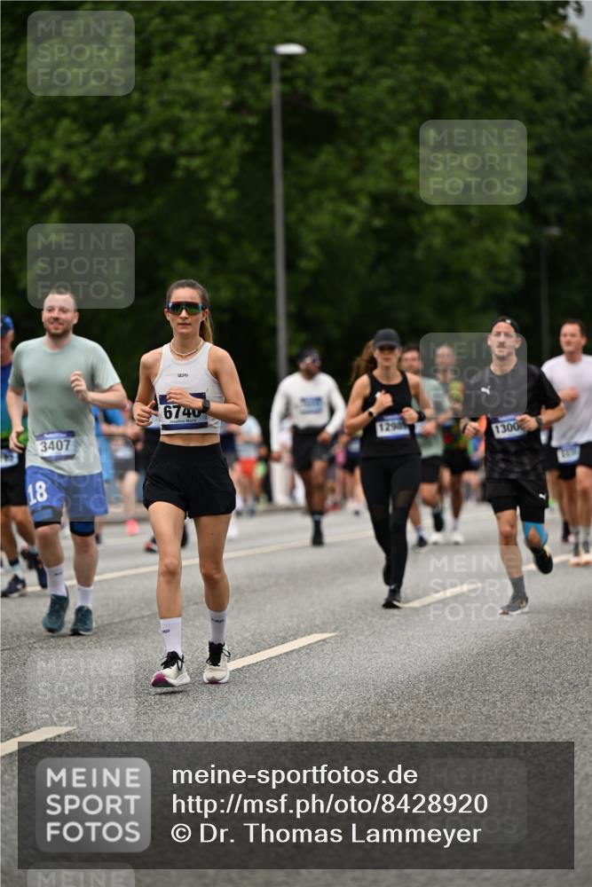 29.06.2025 - hella hamburg halbmarathon Dr. Thomas Lammeyer http://msf.ph/oto/8428920 29.06.2025 10:51:25 Kennedybrücke 1004, 1371, 1375, 1555, 1608, 1837, 1961, 1999, 2162, 2327, 2537, 2556, 2662, 2665, 2697, 3277, 3339, 3406, 3407, 3823, 4325, 4483, 5697, 5895, 6485, 6740, 6995, 7073, 7268, 7364, 7368, 7374, 7430, 7431, 7827, 7960, 8131, 8541, 8967, 9092, 9557, 10511, 10514, 10515, 10591, 11160, 11378 meine-sportfotos.de