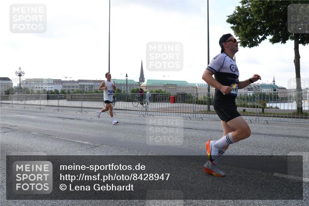 29.06.2025 - hella hamburg halbmarathon Lena Gebhardt http://msf.ph/oto/8428947 29.06.2025 09:44:27 Lombardsbrücke 3968, 7911, 1065, 1122, 1953, 2021, 2879, 3075, 3845, 3968, 4678, 5308, 5344, 7231, 7349, 7793, 8975, 9047, 9079, 10106, 10173, 10222, 10655, 10790, 11877, 12337, 12369, 13383, 13606, 13779, 14828, 15268, 15576, 15583, 15655, 15880, 16118, 17258, 17354, 18567, 18699, 19114 meine-sportfotos.de